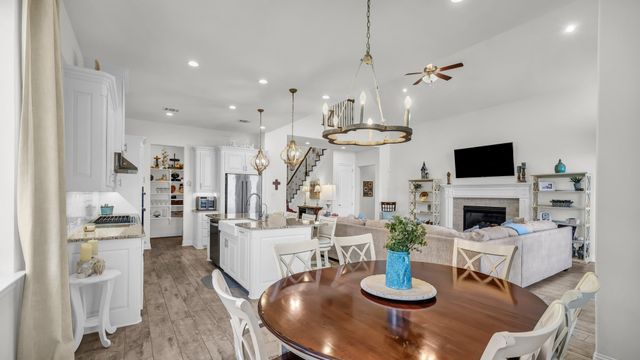 1709 Roundtree Circle E, Fort Worth, TX 76008
