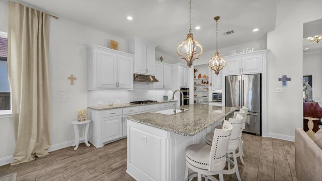 1709 Roundtree Circle E, Fort Worth, TX 76008