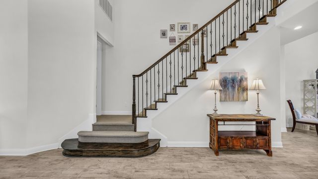 1709 Roundtree Circle E, Fort Worth, TX 76008