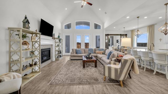 1709 Roundtree Circle E, Fort Worth, TX 76008