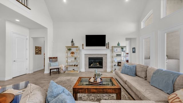 1709 Roundtree Circle E, Fort Worth, TX 76008