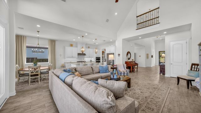 1709 Roundtree Circle E, Fort Worth, TX 76008