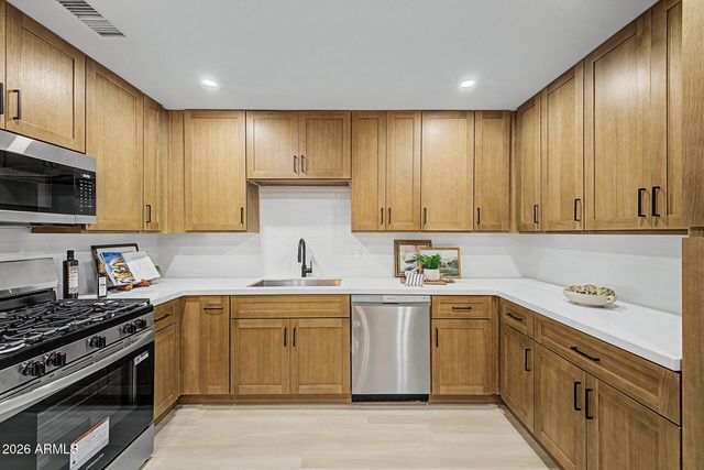 1006 S SIESTA Lane, Tempe, AZ 85281