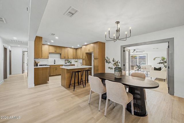 1006 S SIESTA Lane, Tempe, AZ 85281