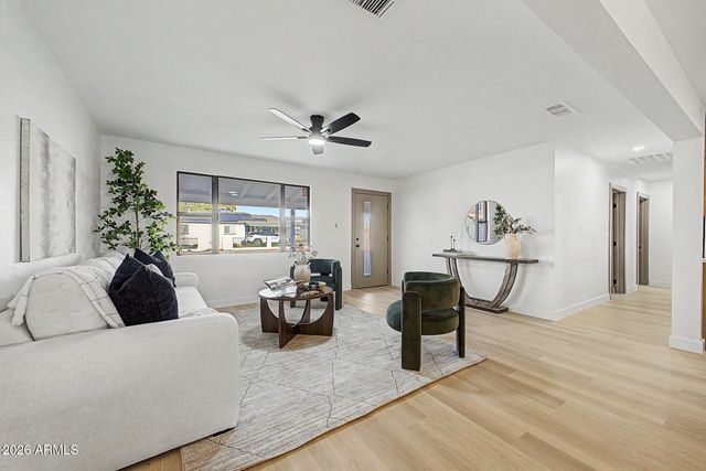 1006 S SIESTA Lane, Tempe, AZ 85281