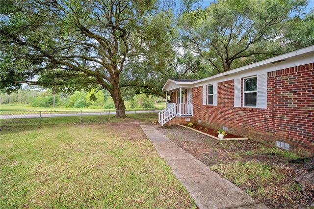 11150 Lakeside Circle, Grand Bay, AL 36541