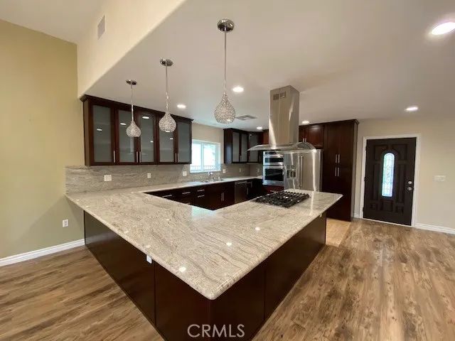 6657 Enfield, Reseda, CA 91335
