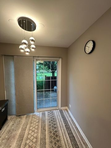 109 Holmes Way 109, Schaumburg, IL 60193