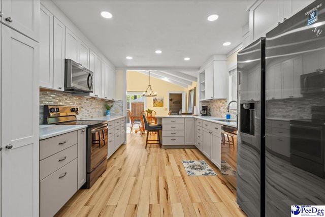 313 Oakdale Dr, Hartsville, SC 29550