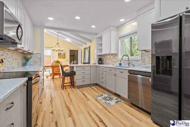 313 Oakdale Dr, Hartsville, SC 29550