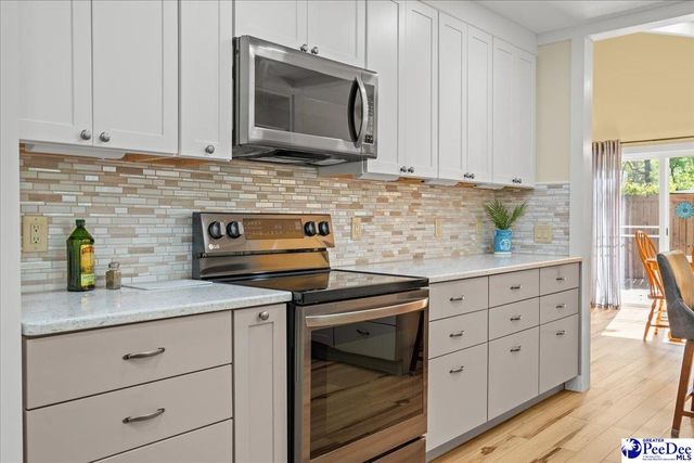 313 Oakdale Dr, Hartsville, SC 29550