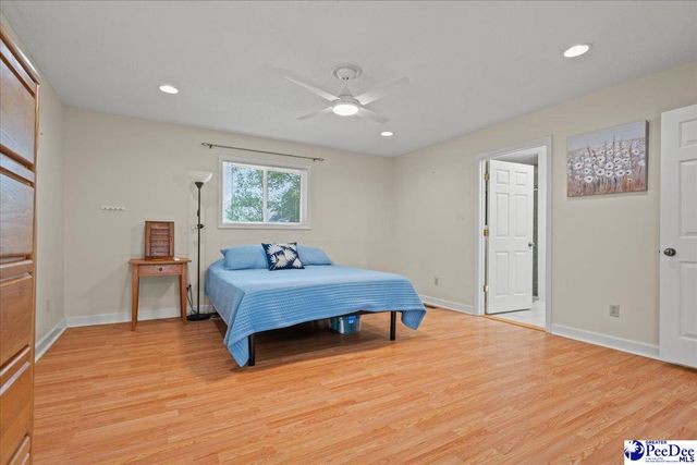 313 Oakdale Dr, Hartsville, SC 29550