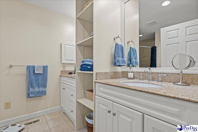 313 Oakdale Dr, Hartsville, SC 29550