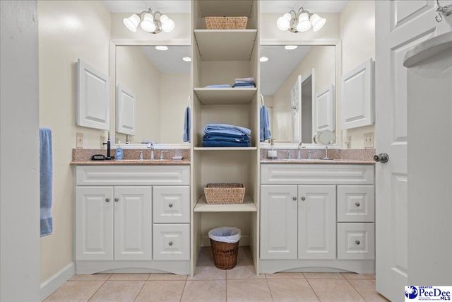 313 Oakdale Dr, Hartsville, SC 29550