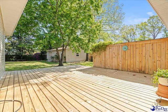 313 Oakdale Dr, Hartsville, SC 29550