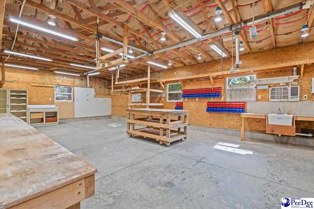 313 Oakdale Dr, Hartsville, SC 29550