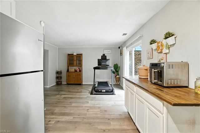 1249 Clydesdale LN, Virginia Beach, VA 23464