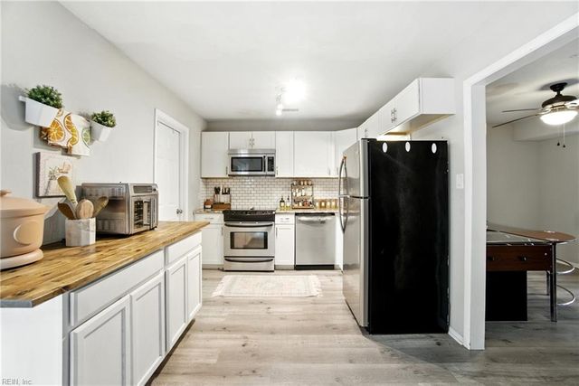 1249 Clydesdale LN, Virginia Beach, VA 23464