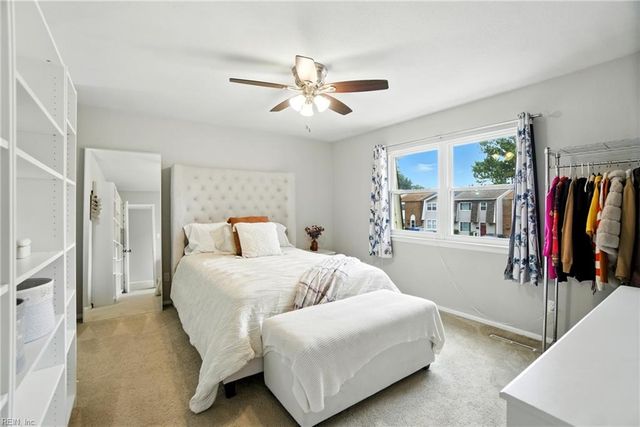 1249 Clydesdale LN, Virginia Beach, VA 23464