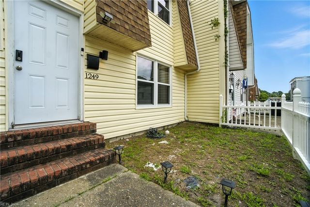 1249 Clydesdale LN, Virginia Beach, VA 23464
