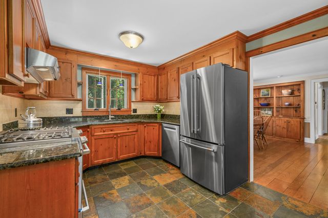 88 Indian Hill Road N, Chatham, MA 02633