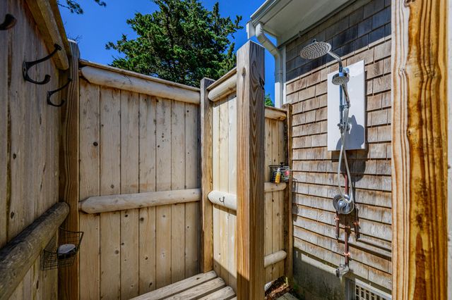 88 Indian Hill Road N, Chatham, MA 02633