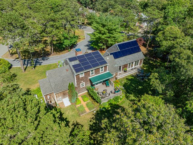 88 Indian Hill Road N, Chatham, MA 02633