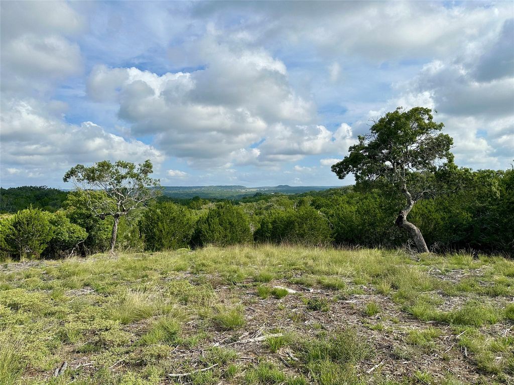 1200 Lipan Apache RUN, Blanco, TX 78606