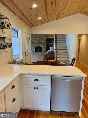 1365 Skylake Road, Sautee Nacoochee, GA 30571