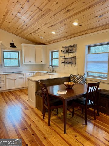 1365 Skylake Road, Sautee Nacoochee, GA 30571