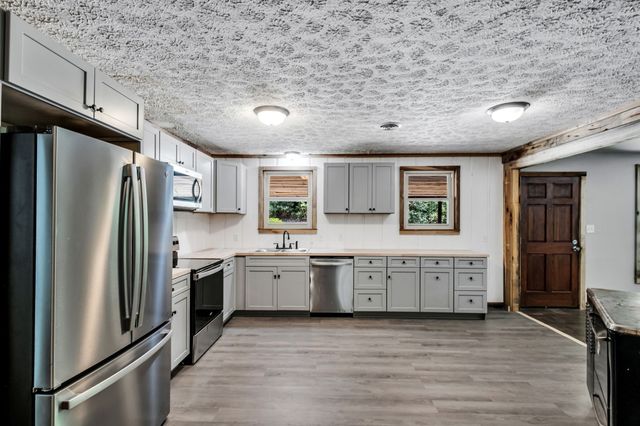 5940 Hassells Creek Ln, Lyles, TN 37098