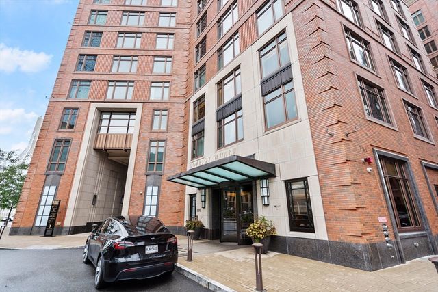 100 Lovejoy Wharf 7J, Boston, MA 02114