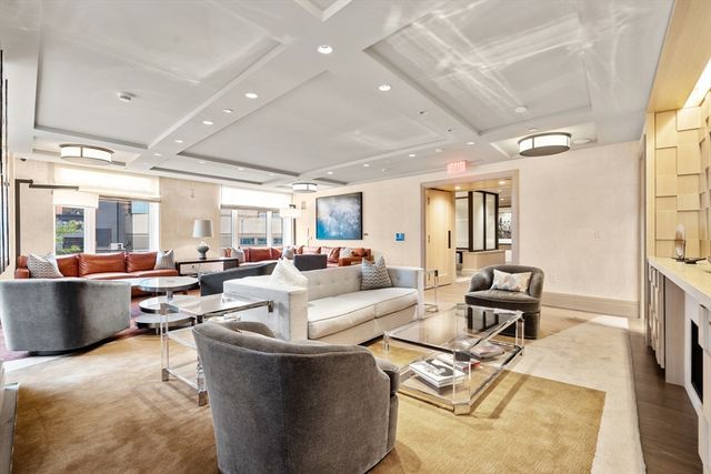 100 Lovejoy Wharf 7J, Boston, MA 02114