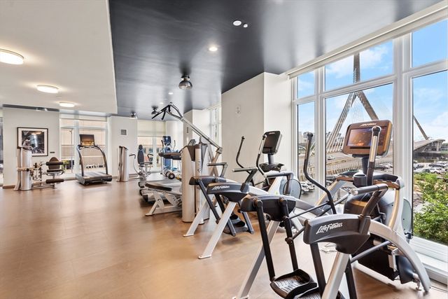 100 Lovejoy Wharf 7J, Boston, MA 02114