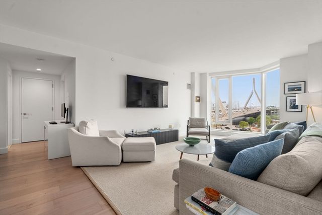 100 Lovejoy Wharf 7J, Boston, MA 02114