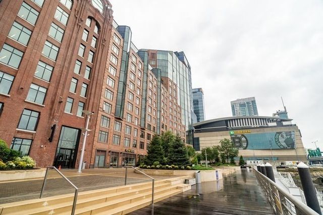 100 Lovejoy Wharf 7J, Boston, MA 02114