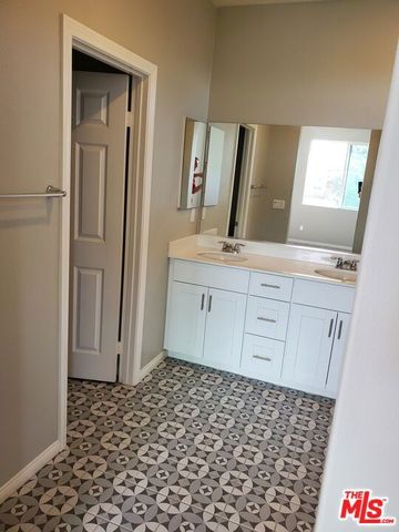 757 Daniel Freeman Cir, Inglewood, CA 90301