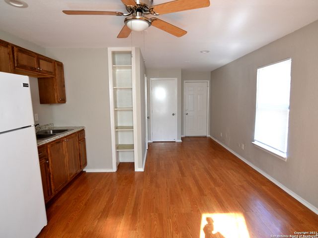 902 W Kings Hwy Apt 3, San Antonio, TX 78201