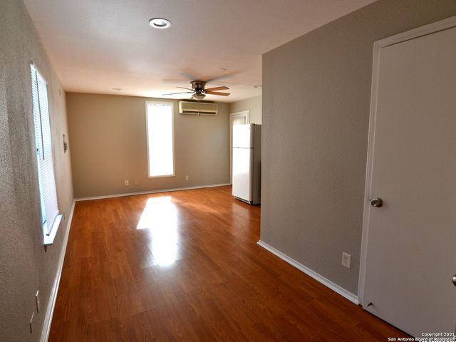 902 W Kings Hwy Apt 3, San Antonio, TX 78201