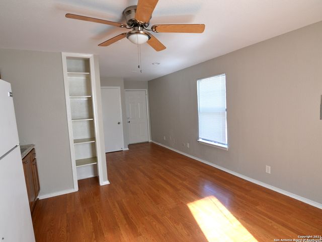 902 W Kings Hwy Apt 3, San Antonio, TX 78201