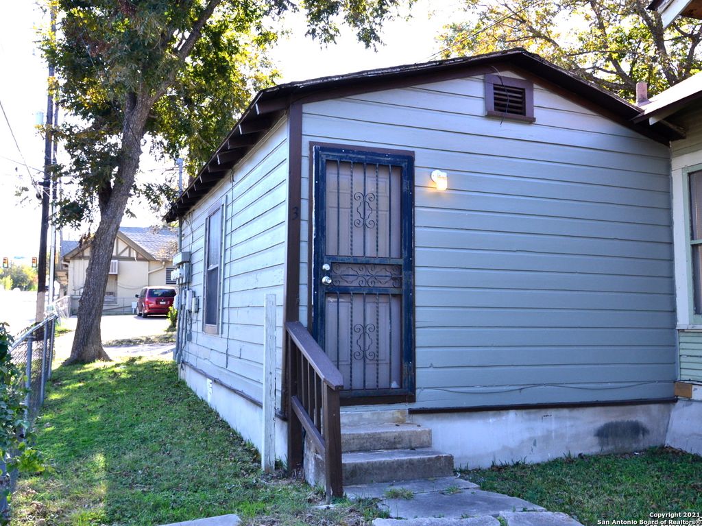 902 W Kings Hwy Apt 3, San Antonio, TX 78201
