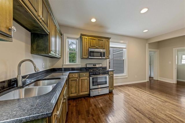 4346 Locust Street, Kansas City, MO 64110