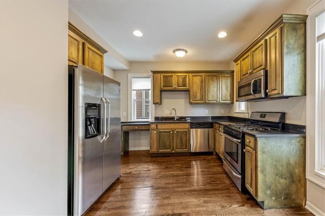 4346 Locust Street, Kansas City, MO 64110