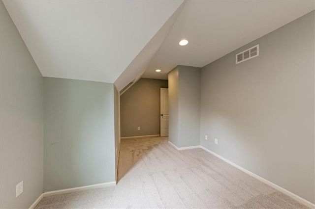 4346 Locust Street, Kansas City, MO 64110