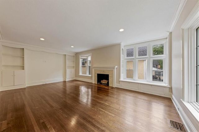 4346 Locust Street, Kansas City, MO 64110