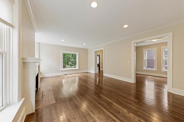 4346 Locust Street, Kansas City, MO 64110