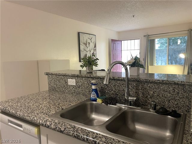 1361 East University Avenue 105, Las Vegas, NV 89119