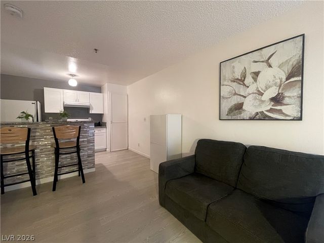 1361 East University Avenue 105, Las Vegas, NV 89119