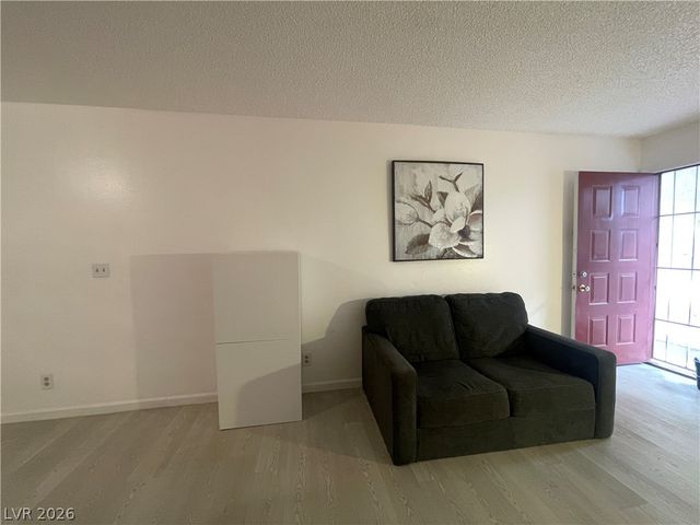 1361 East University Avenue 105, Las Vegas, NV 89119