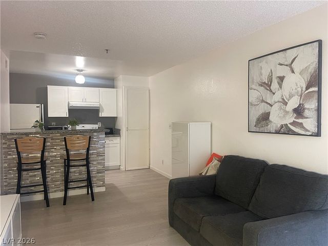 1361 East University Avenue 105, Las Vegas, NV 89119